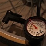 【おすすめエアポンプ】ママチャリやクロスバイク最強の空気入れはエアゲージ付きなオートヘッドで「すっぱや!」なヤツ(仏式・米式・英式の全てに対応)