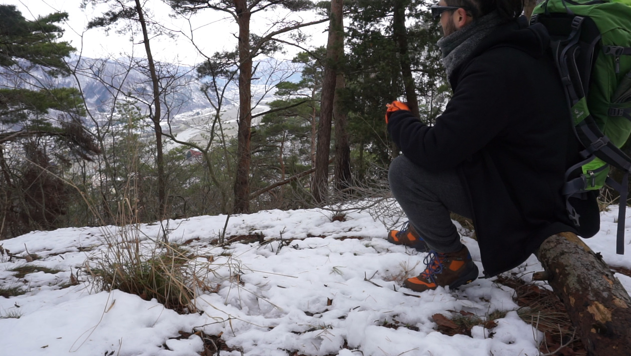 オンタリオ85履いて雪山登ったけど、ミッドカットだと雪が入ってくるから無意味でした（ハイカット系やブーツ系、覆いかぶせるゲイターなどを駆使しないと厳しいですね）