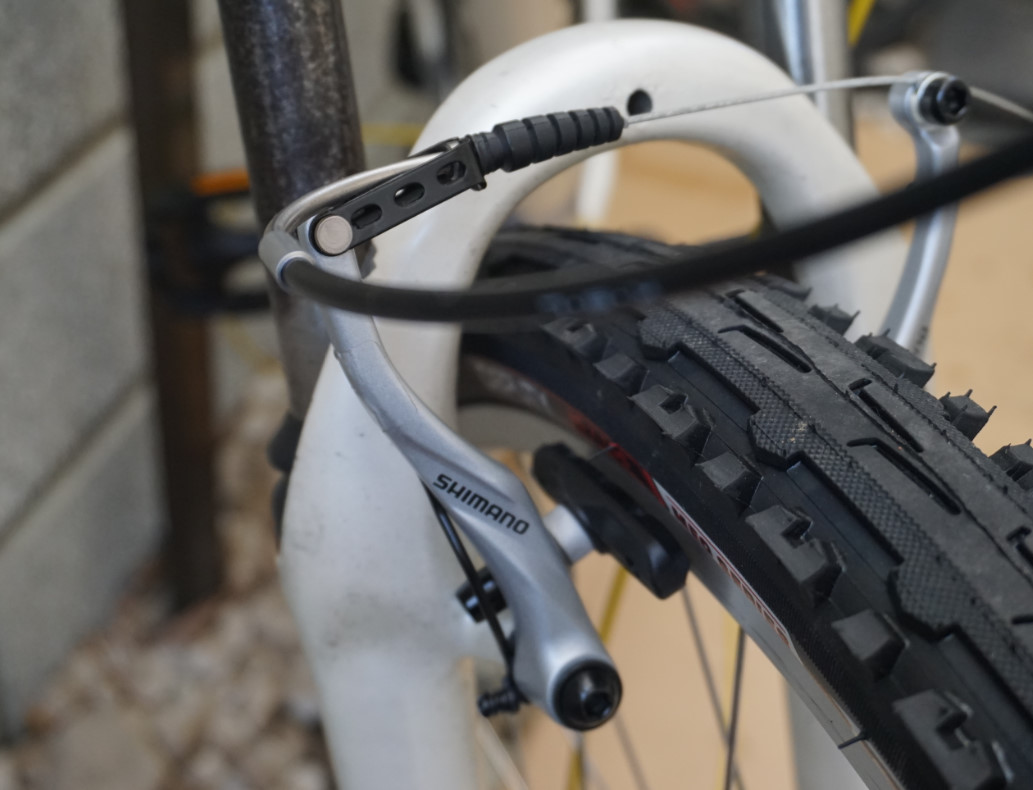 信用 自転車ブレーキ ブレーキ 耐久性 2個 V型 取り付け簡単 アンチエイジング 修理部品アクセサリー