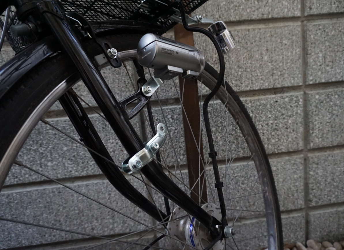 シティサイクル自転車のライトはアイデア次第でいろいろな取り付け方法があるぞ！