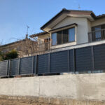 お家のコンクリート塀をDIY自作するやり方。（打ちっぱなし鉄筋コンクリートの壁とフェンスを建てる）